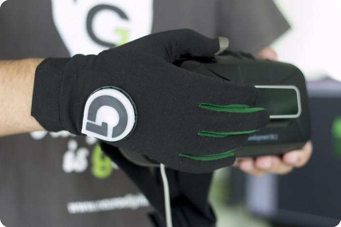 VRの触覚を感じられるグローブ型コントローラー「Glove One」がKickstarterで募集中 | Mogura VR - 国内外のVR