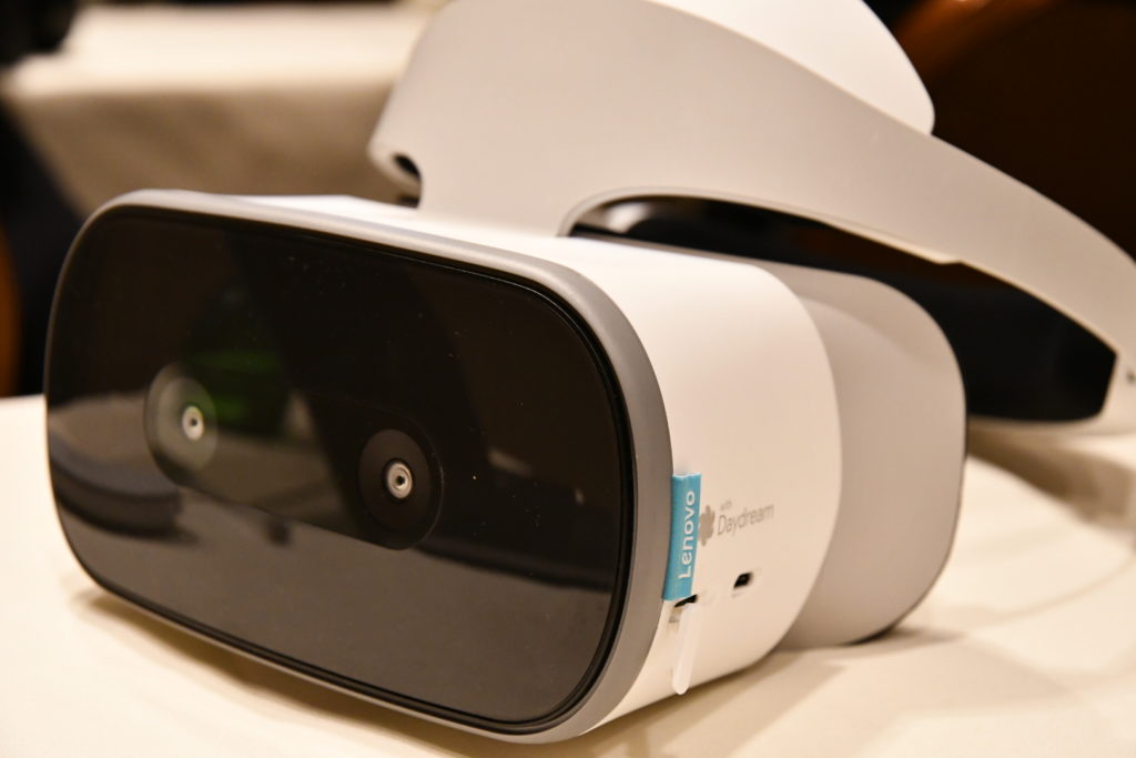 レノボ、一体型VRヘッドセット「Mirage Solo」発表 グーグルが技術協力 | Mogura VR