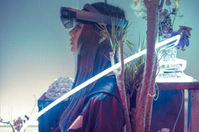 HoloLensで未来のショッピングを体験、MRアプリが公開 | Mogura VR