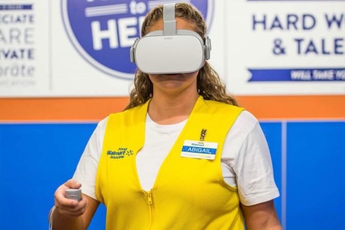 ウォルマート、Oculus Goを17,000台導入 従業員のVRトレーニングに利用 | Mogura VR