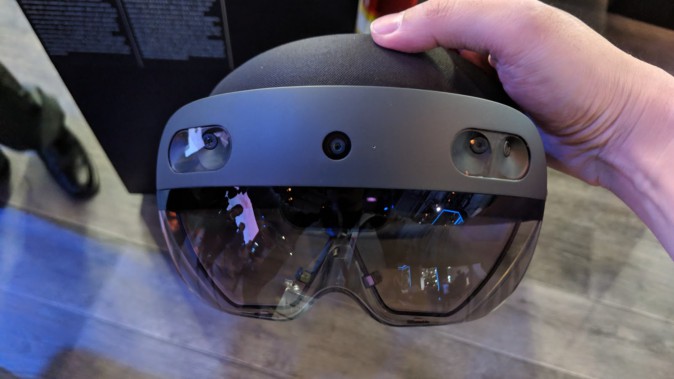 【体験レポ】HoloLens 2は"正統進化"だ——性能は大幅強化、操作性は驚くほど自然に