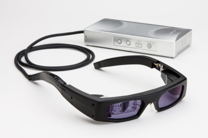 網膜投影ARグラスのQDレーザが36.6億円調達 さらなる製品開発へ | Mogura VR