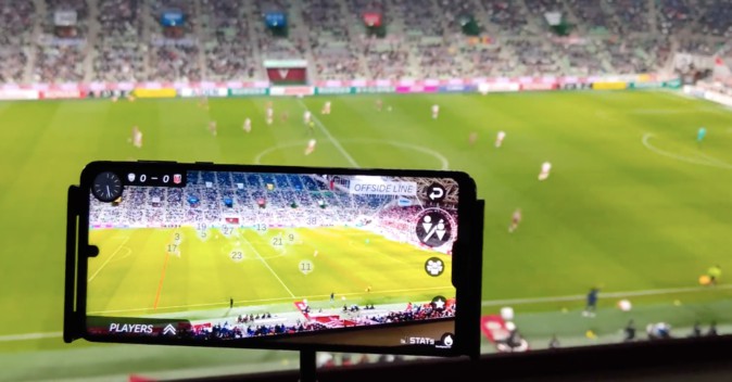 AR×スポーツ観戦の実証実験進む、楽天モバイルもサッカー試合で実施 | Mogura VR