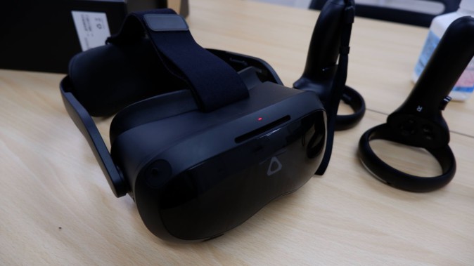 【検証】VRヘッドセット「VIVE Focus 3」は一般ユーザーにも価値ありか？ | Mogura VR